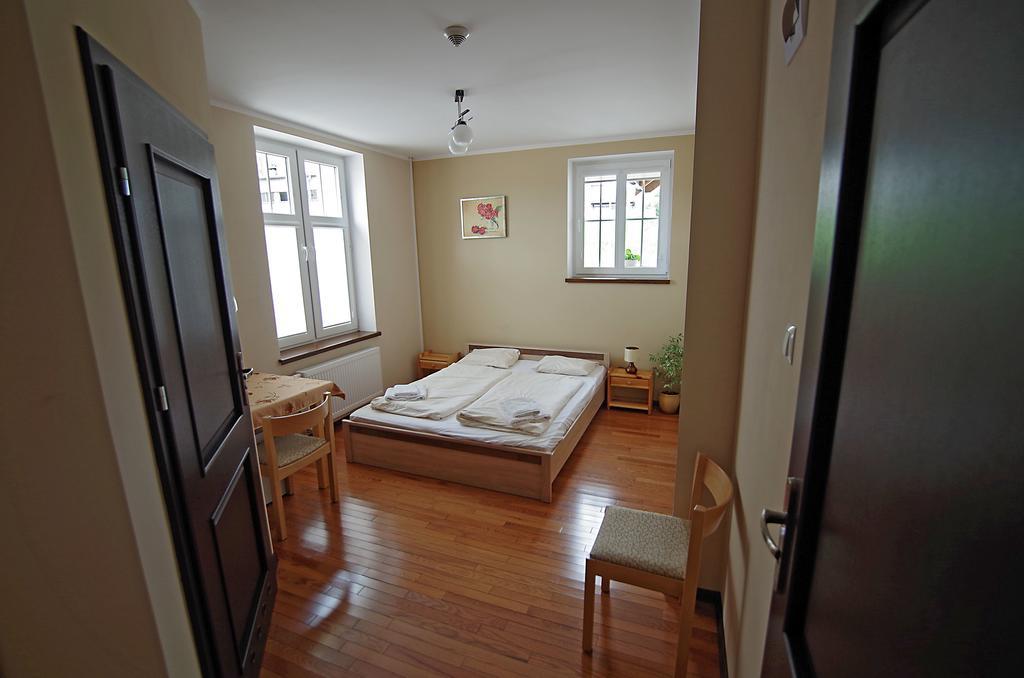 Hotelik Hermes Pieniezno Экстерьер фото